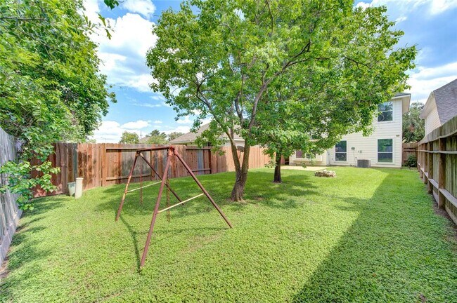 Building Photo - 19334 Strathmore Pl Ln