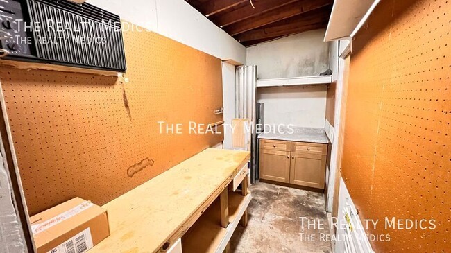 Building Photo - 1516 Dove Dr