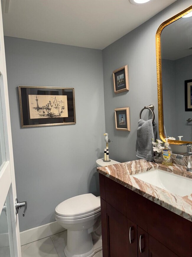 Building Photo - 3510 Oaks Way