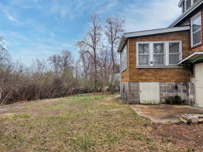 Building Photo - 217 Emerling Dr