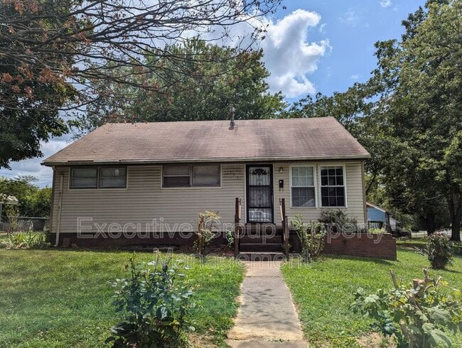 Primary Photo - 403 Lee Rd
