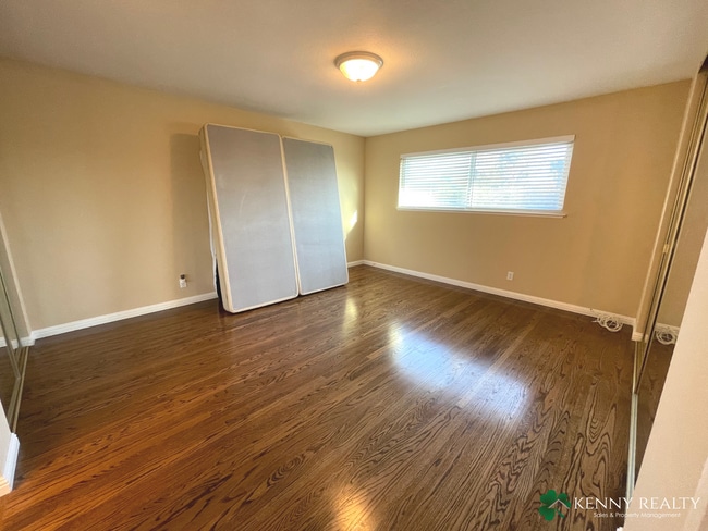 Building Photo - 4BD/2.5BA Spacious Foster City Home with Huge Backyard + Hot Tub