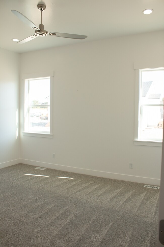 Building Photo - 4586 Rustle Rd