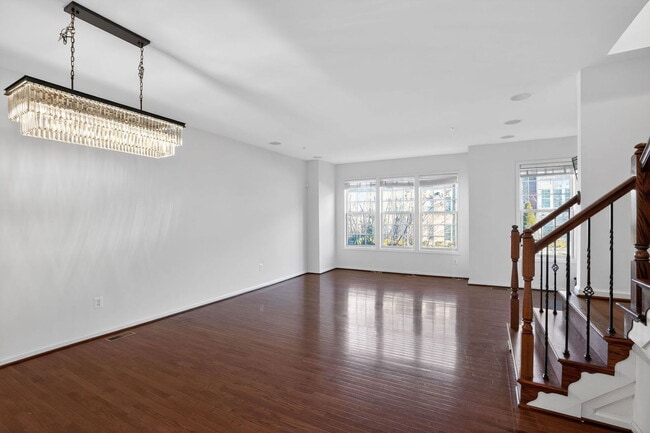 Building Photo - 610 Sprintsail Way