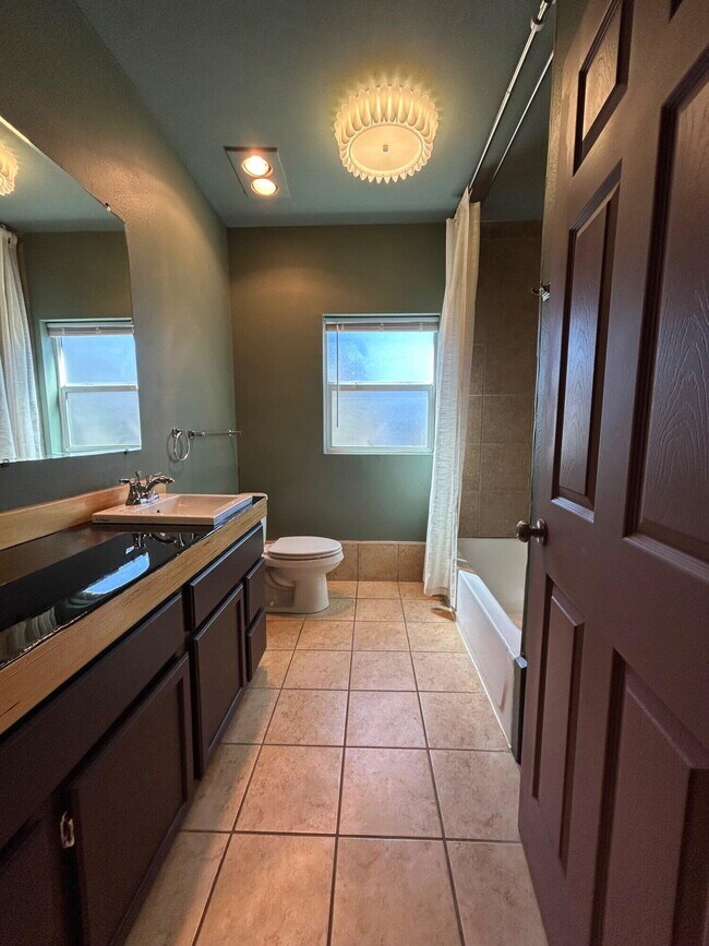 Building Photo - 3118 37th St