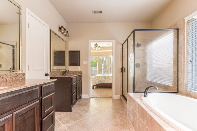 Building Photo - 28707 Hemlock Red Ct