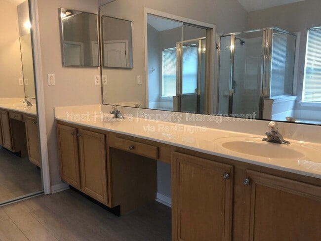 Building Photo - 12857 Chets Creek Dr N