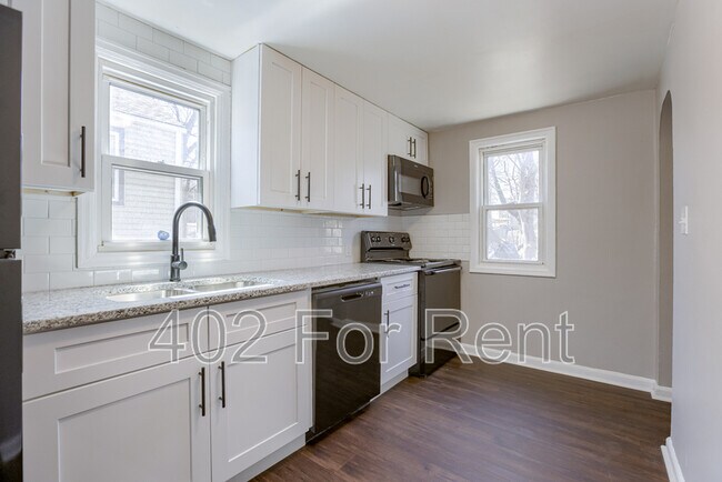 Building Photo - 3220 N 40th St