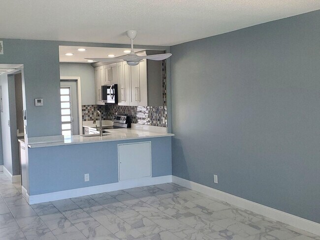 Building Photo - 1481 S Ocean Blvd