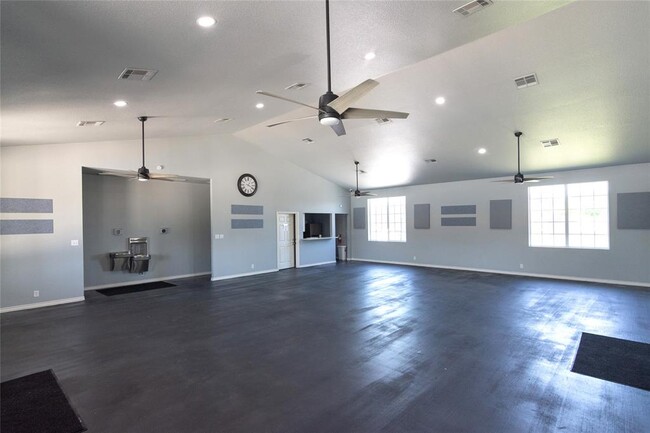 Building Photo - 245 Shale Dr