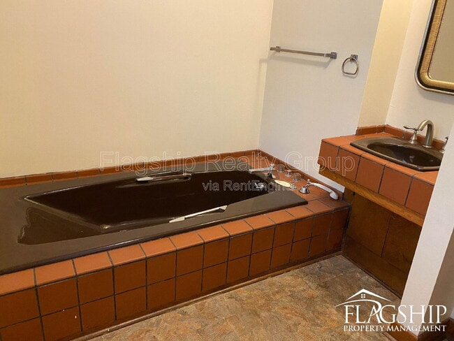 Building Photo - 1228 Forest Acres Dr