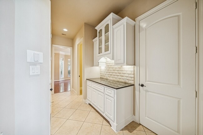 Building Photo - 8702 Stowe Creek Ln