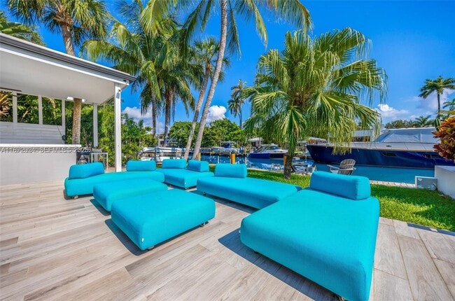 Building Photo - 1141 NE 90th St