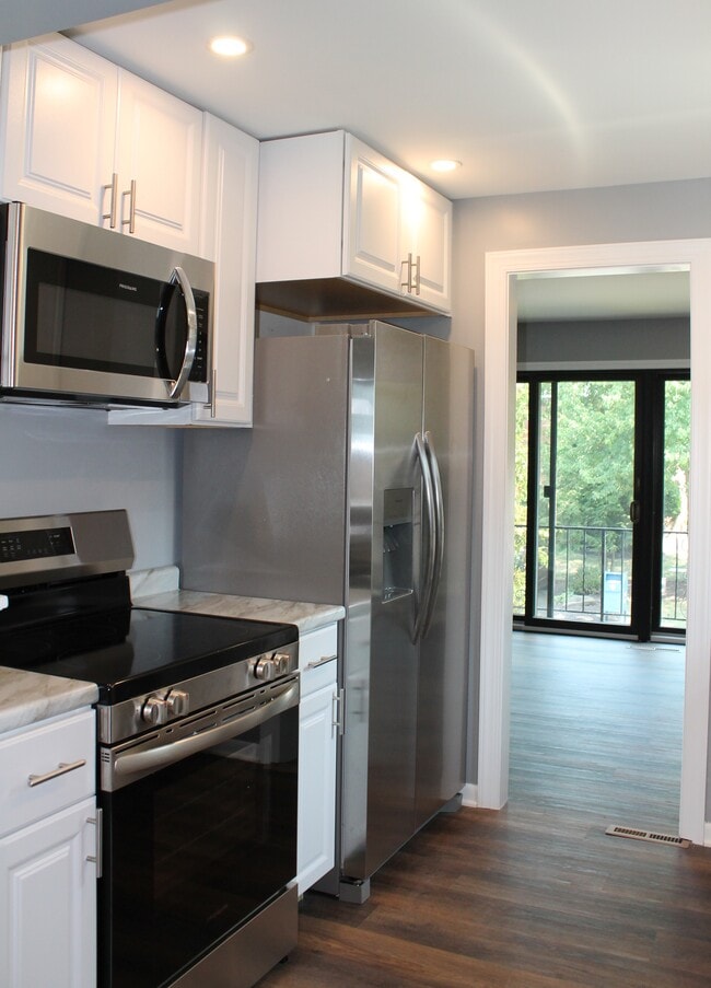 Building Photo - 238 Woodbridge Dr