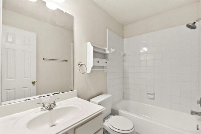 Building Photo - 3619 Slocom Dr