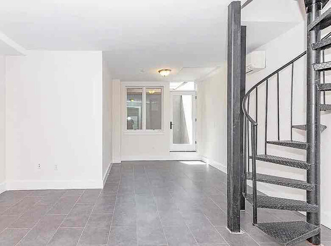 Building Photo - 871 Bergen St