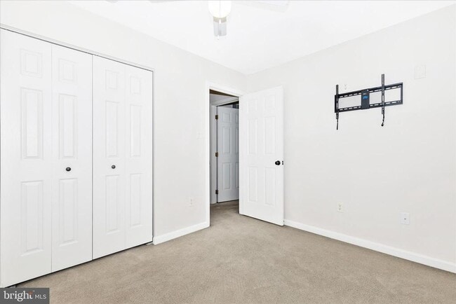 Building Photo - 5621 Queen Anne Ct