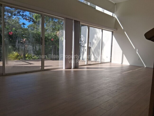 Building Photo - 1903 S MacDill Ave