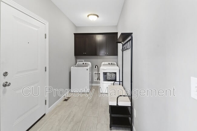 Building Photo - 3003 E Stillwater Landing