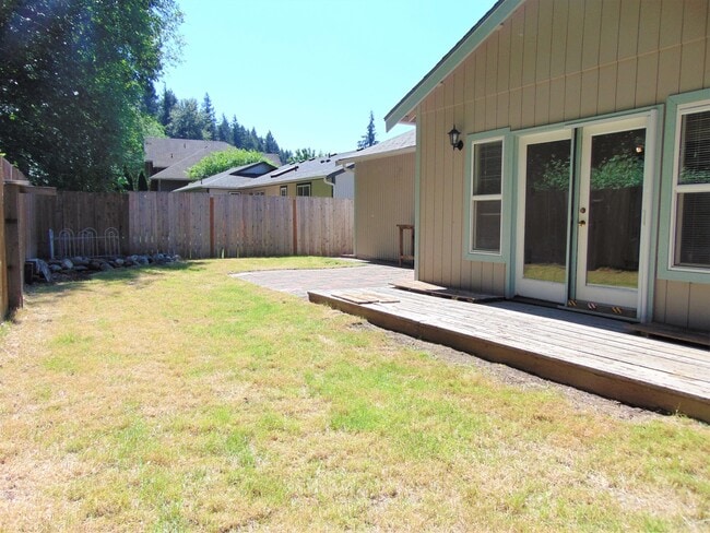 Building Photo - Well Maintained 3 Bedroom Rambler in Quiet...