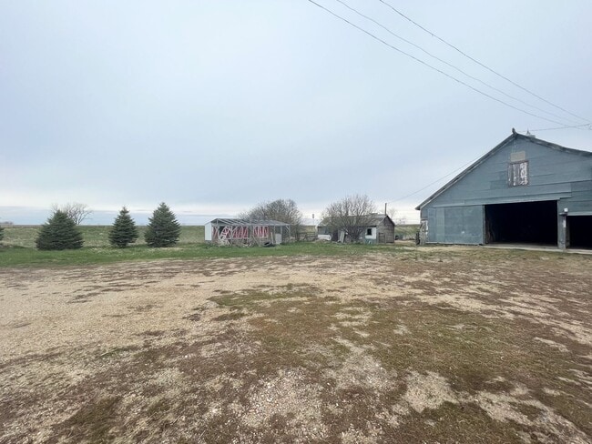 Building Photo - Exit 350 Acreage between Sioux Falls and Mitchell- 4 bedroom house