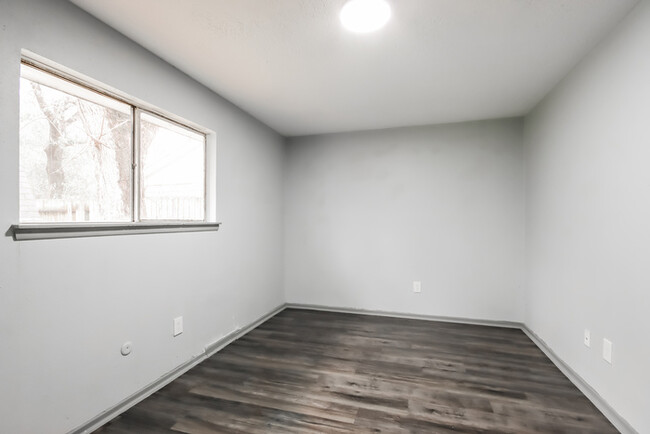 Building Photo - 6615 Brookgate Dr