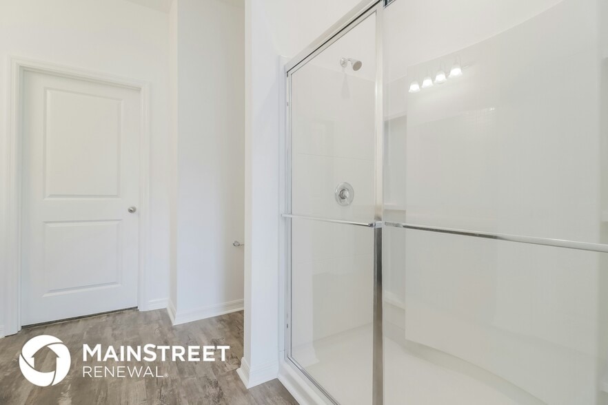 Building Photo - 120 Hidden Lk Lp