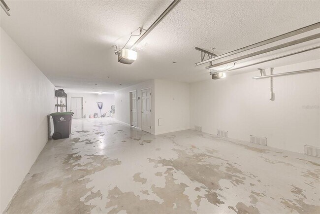 Building Photo - 217 18th Ave