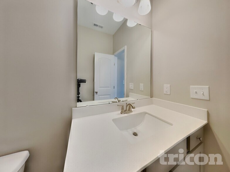 Building Photo - 112 Fish Whistle Ct