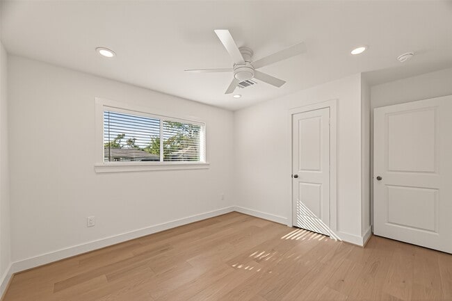 Building Photo - 9242 Autauga St