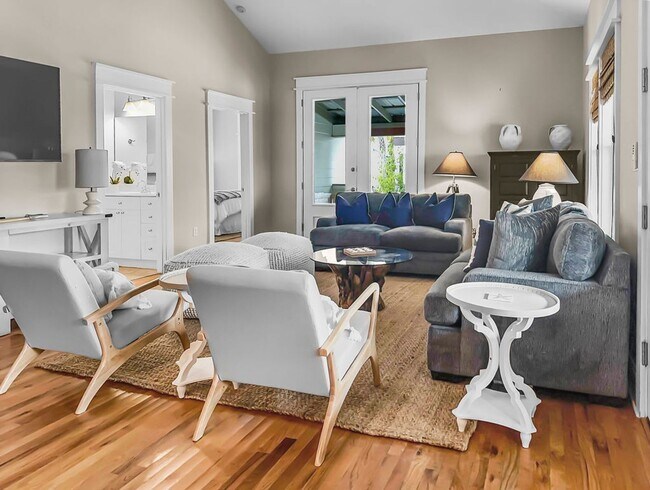 Building Photo - 50% off first months rent.  Open 3 bedroom...