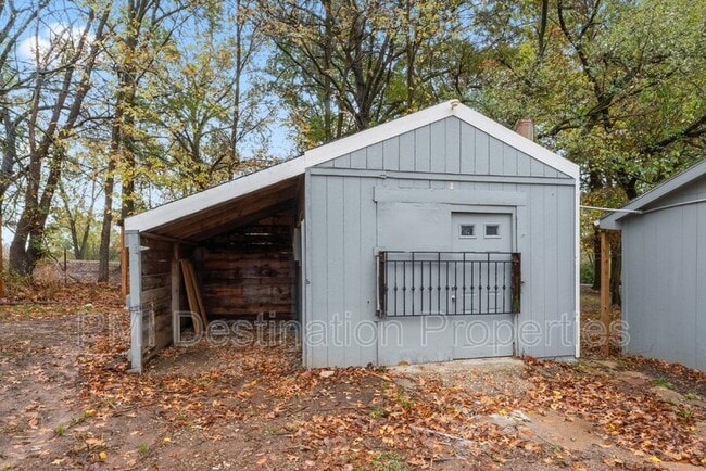 Building Photo - 15508 Loring Rd