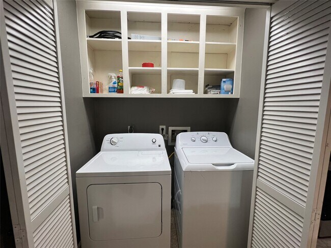 Building Photo - 6700 Richardson Rd