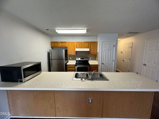 Building Photo - 4804 Tanglewood Oaks St
