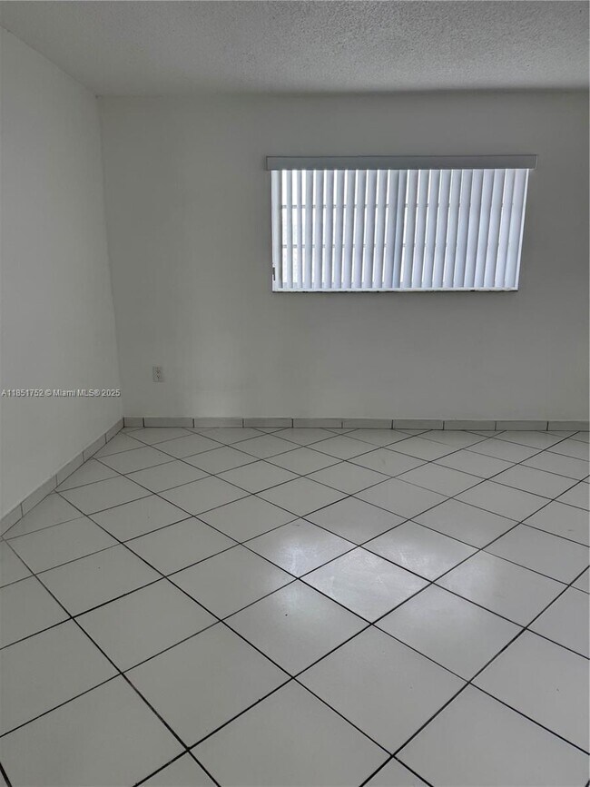 Building Photo - 8851 NW 119th St
