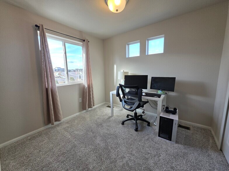 Building Photo - 6075 Notch Top Way