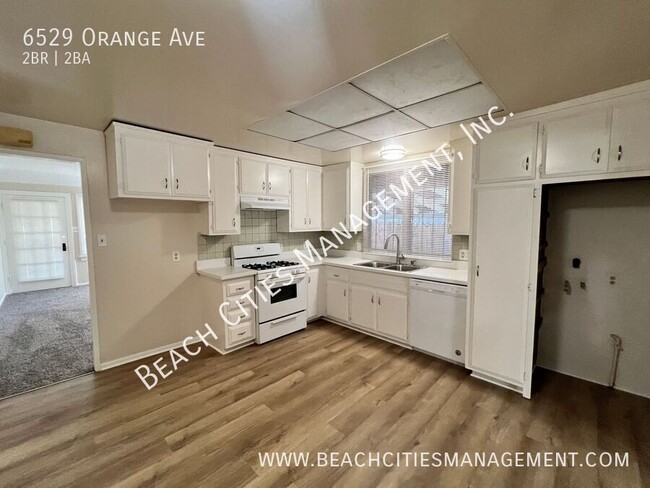 Building Photo - Large 2 Bedroom Home In North Long Beach