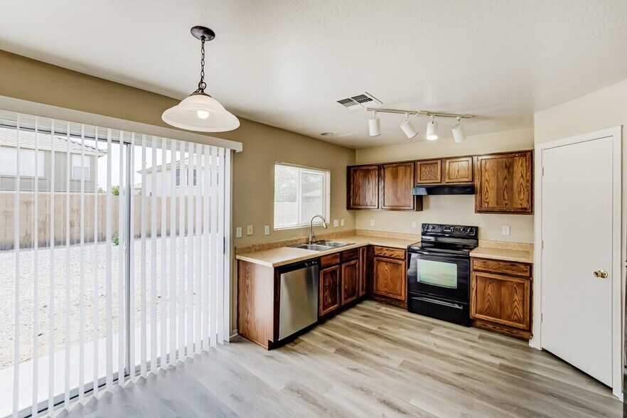 Building Photo - 1105 S 225th Ave