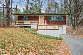 Building Photo - 12 Sabrina Farm