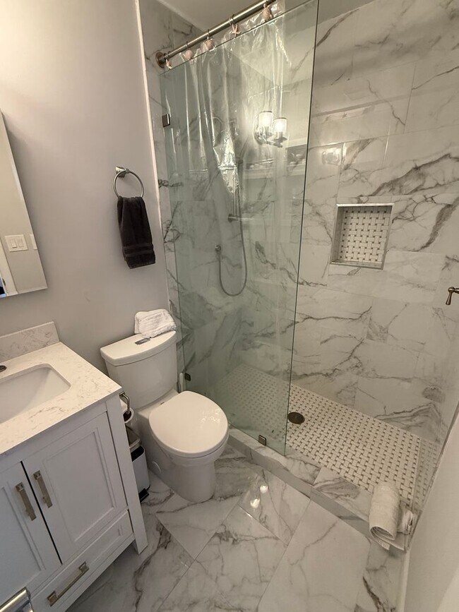 Building Photo - Walking Distance to the Beach - Fiddlers Cove - Villa 16J