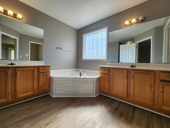 Building Photo - Your Next Home Sweet Home Awaits!