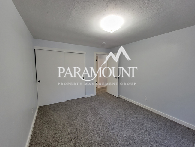 Building Photo - Cute & Fully Remodeled Home in Quiet Neighborhood!