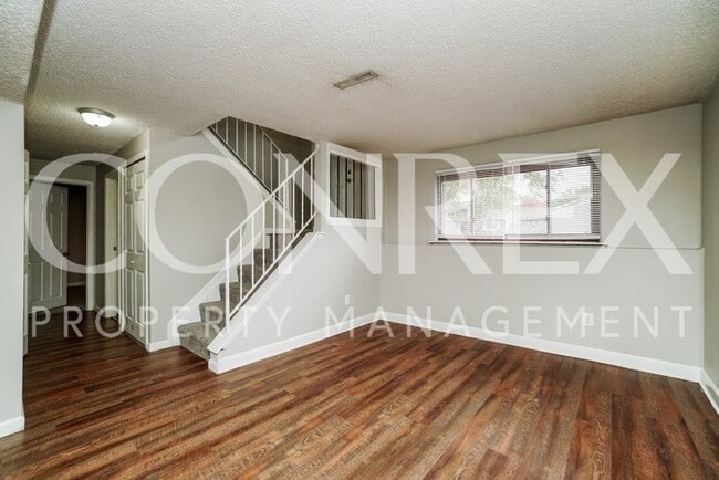 Building Photo - Fabulous 4 Bedroom