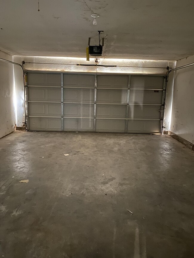 Building Photo - 12606 Abbotts Way