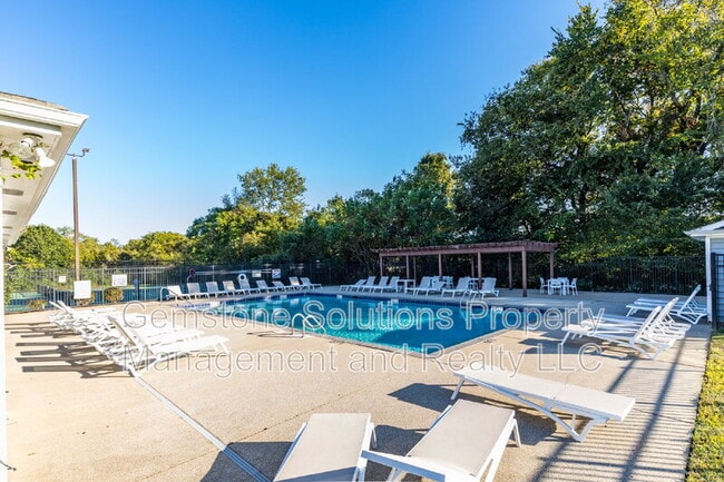 Building Photo - 1035 Watauga Ct