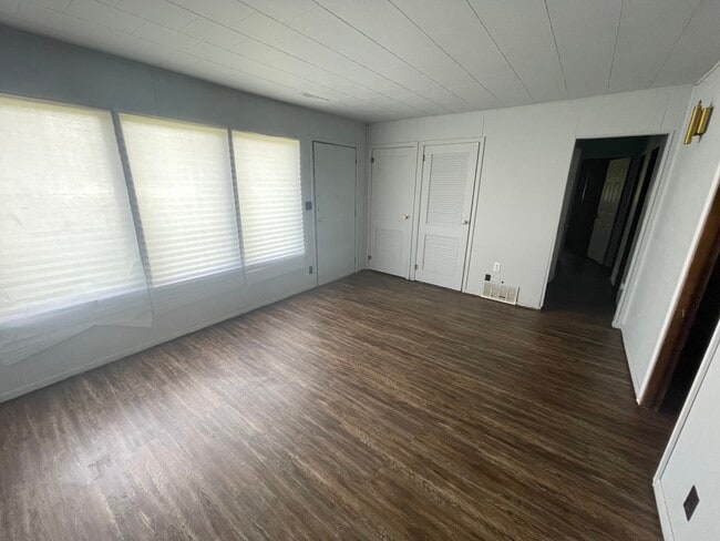 Building Photo - 1114 James Pl