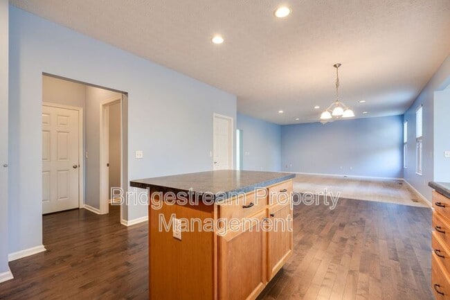 Building Photo - 1875 Prairie Clover Dr