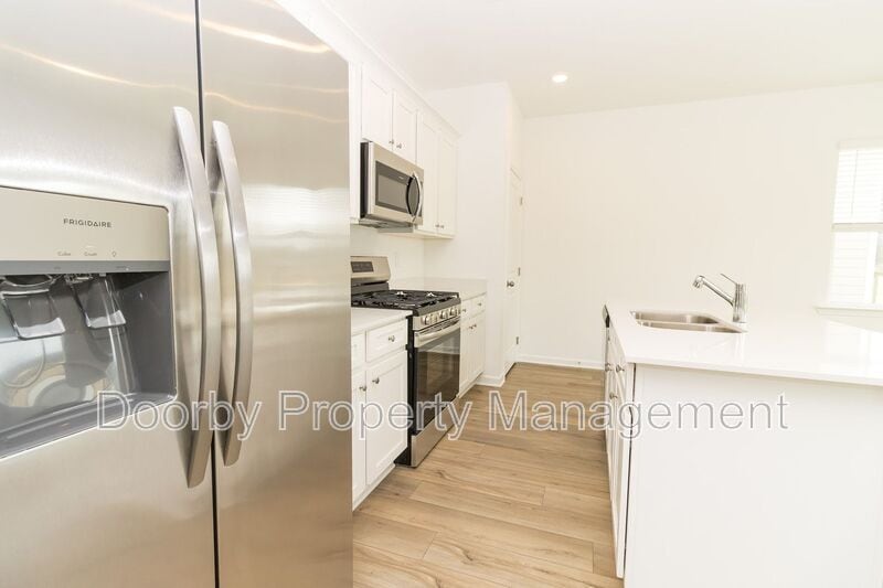 Building Photo - 115 Saddlebred Wy