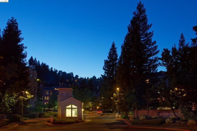 Building Photo - 200 Caldecott Ln