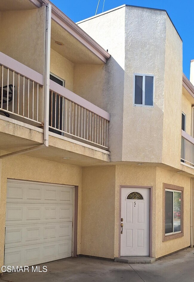 Primary Photo - 7337 Balboa Blvd